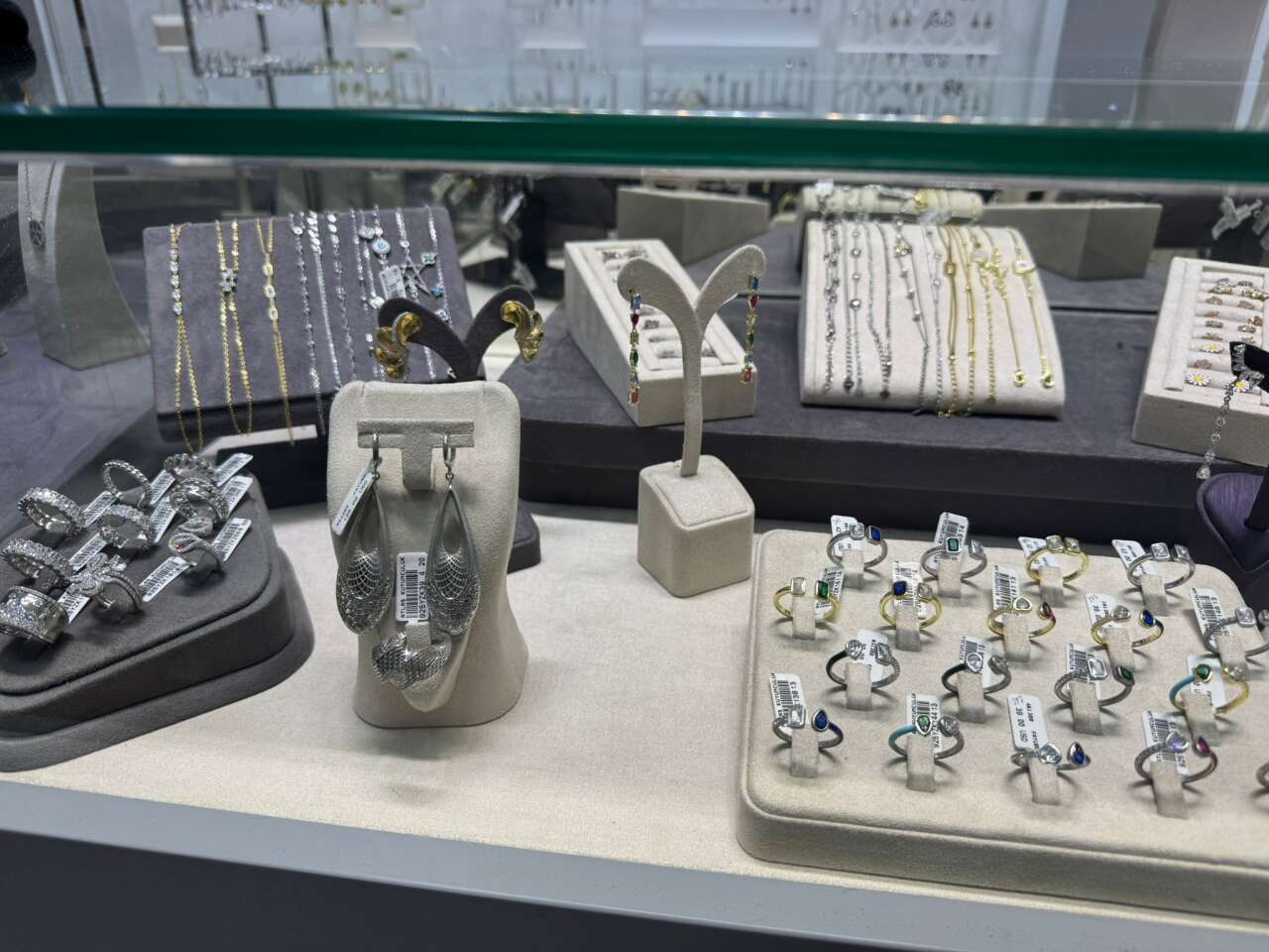 Menteşe'de 14 Şubat’ta Gümüşe İlgi: Ürünler 1.000 TL’den Başlayıp 160 Bin TL’ye Çıkıyor 18